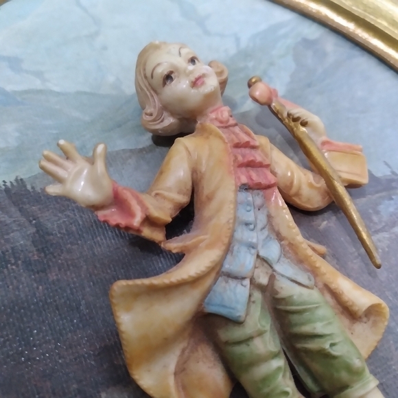 vintage Empire Resin Figural Oval Wall Plaques Italy Mid Century (Set of 2) - Picture 2 of 7